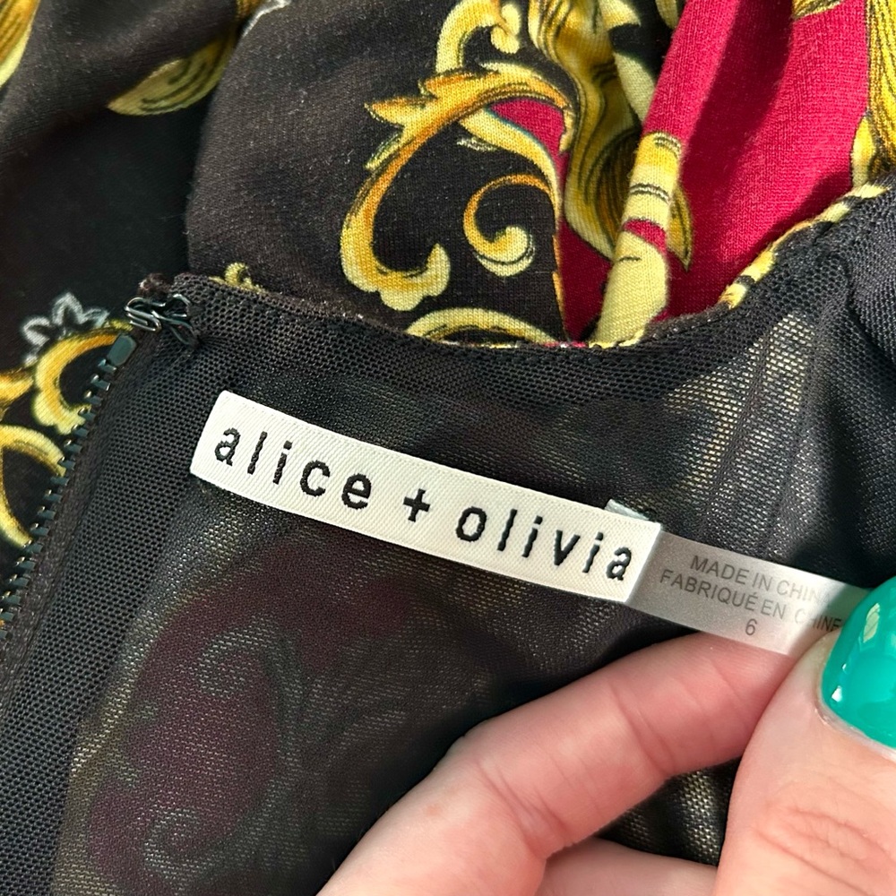Alice + Olivia Black, Red Delora Crew Neck Regal Romance Print Dress, Size 6 - Picture 9 of 10